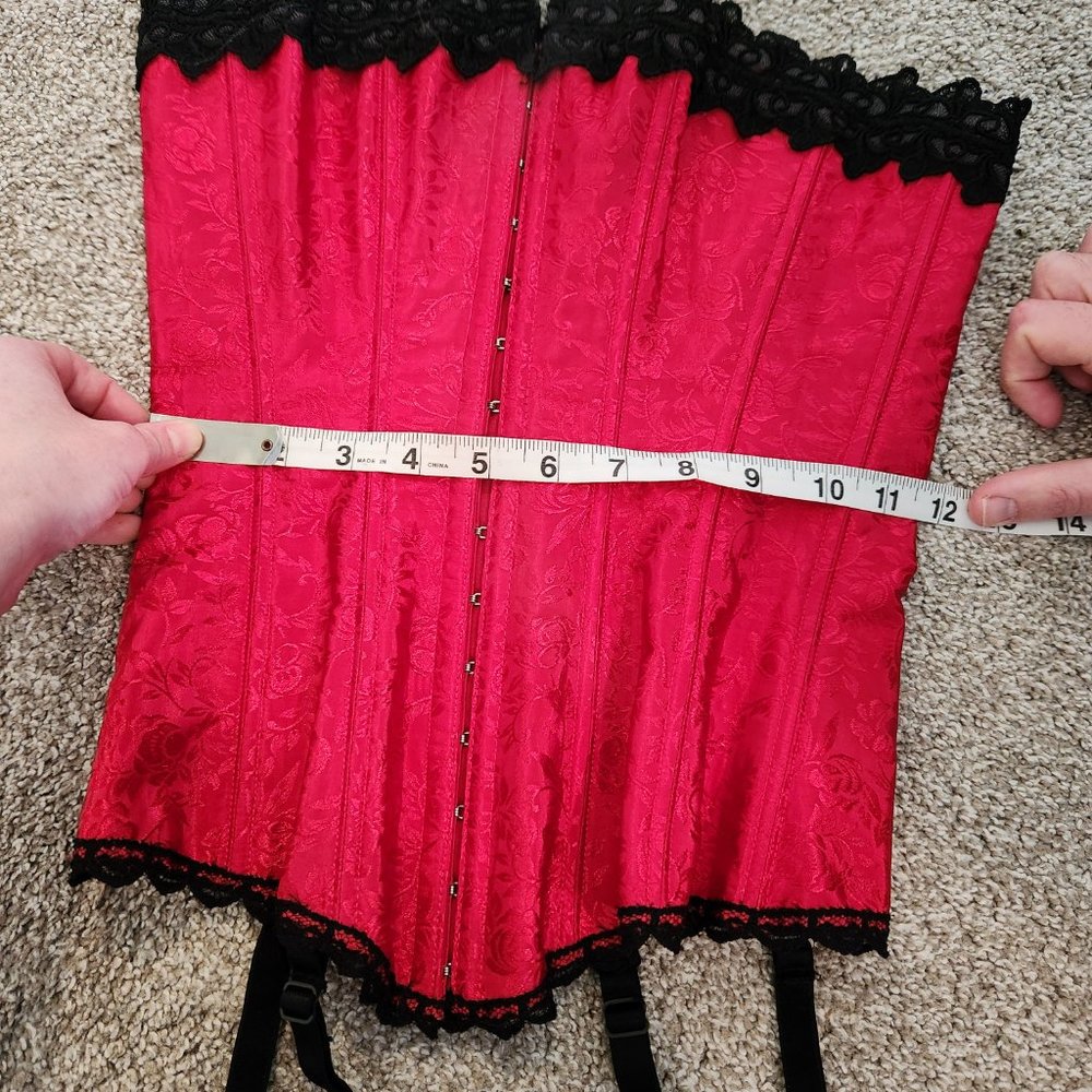Corset - Picture 4 of 9